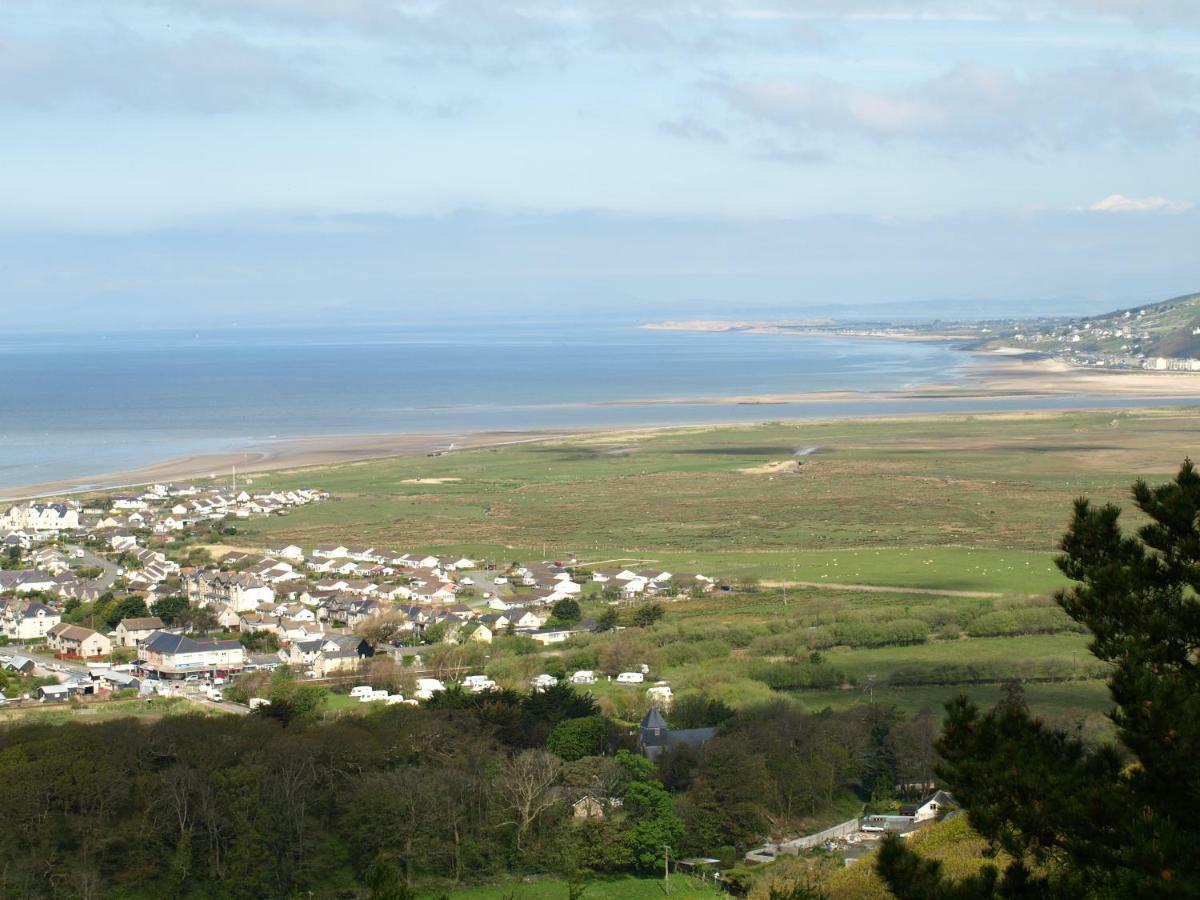 Moorings Villa Fairbourne Exterior photo