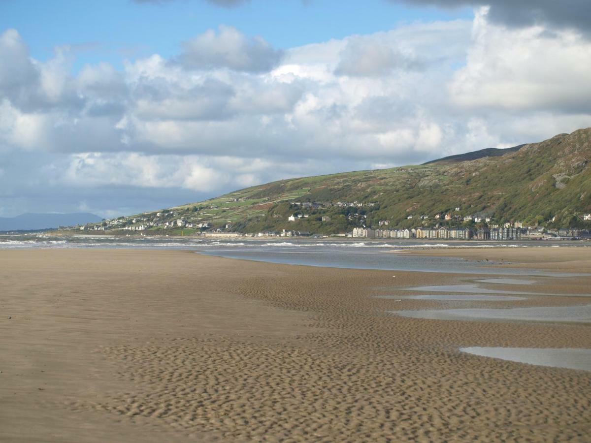 Moorings Villa Fairbourne Exterior photo